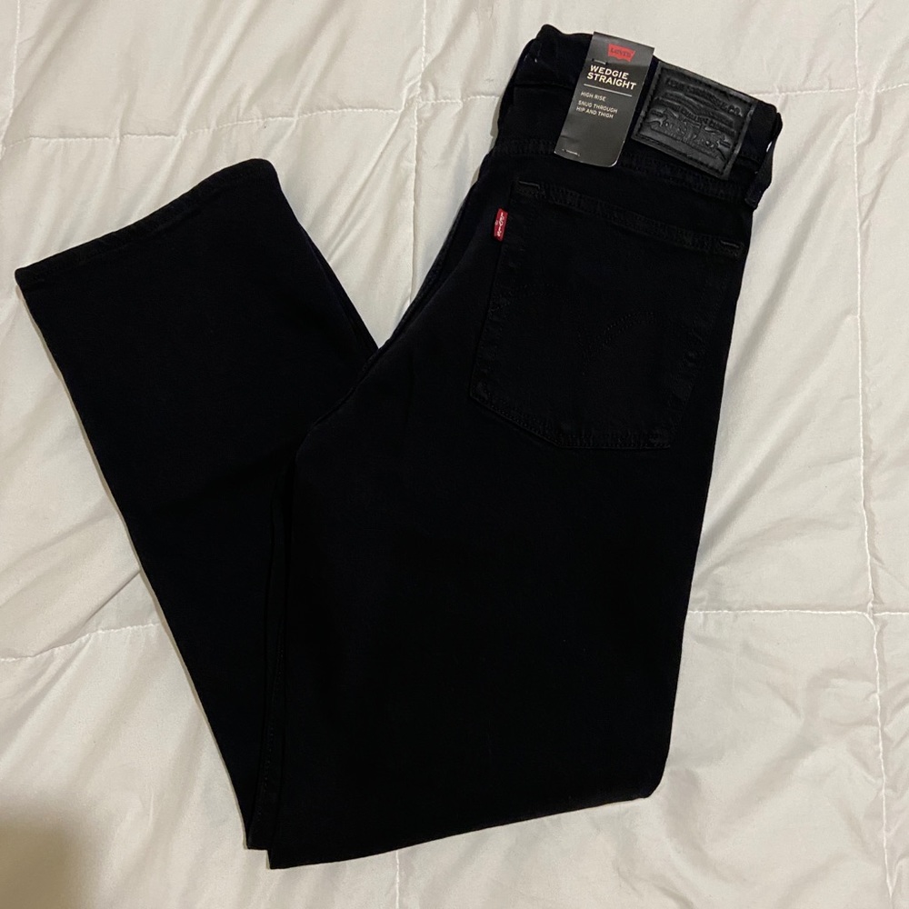 *NEW* Levi’s Premium Wedgie Straight Jeans - Picture 2 of 7